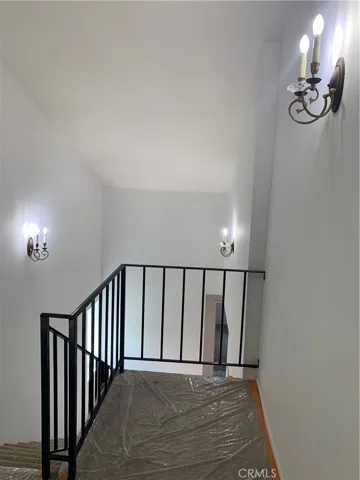 Landing to master suite