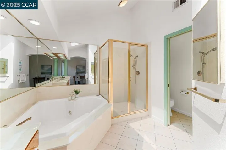 En-Suite Soaked in natural light