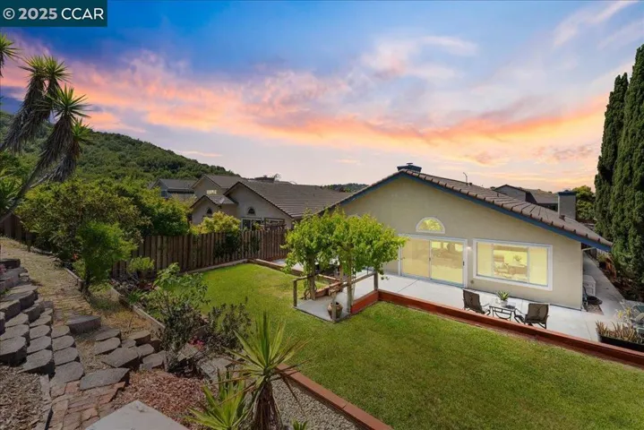 5378 Country View Dr, Richmond, California 94803
