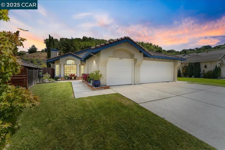 5378 Country View - Beauty inside & out!