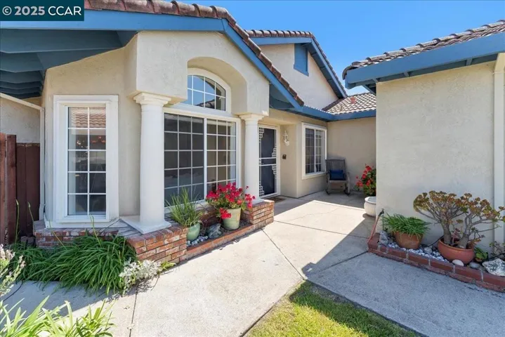 This Could Be YOUR Gorgeous New Home!