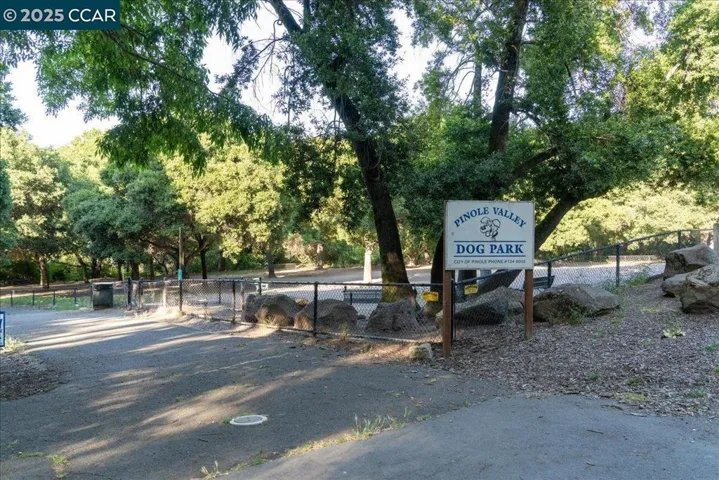 Pinole Dog Park Closeby