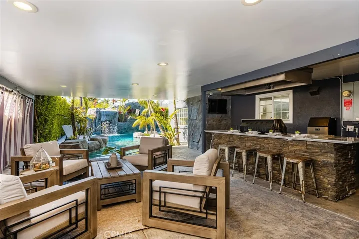 20402 Seven Seas Lane, Huntington Beach, California 92646
