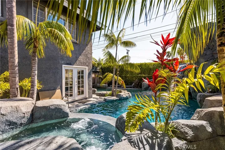 20402 Seven Seas Lane, Huntington Beach, California 92646