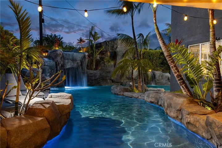 20402 Seven Seas Lane, Huntington Beach, California 92646