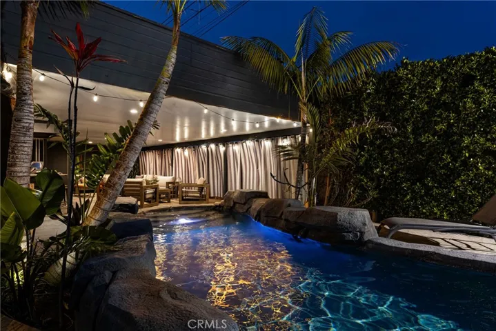 20402 Seven Seas Lane, Huntington Beach, California 92646