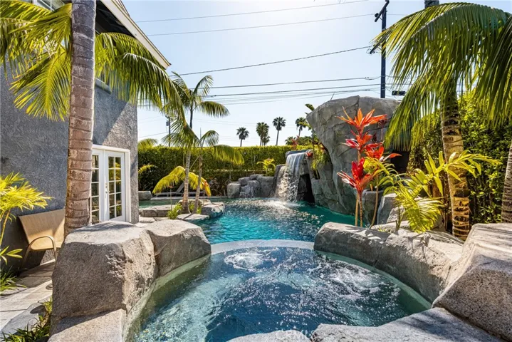 20402 Seven Seas Lane, Huntington Beach, California 92646