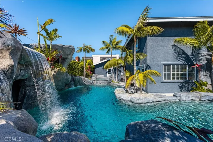 20402 Seven Seas Lane, Huntington Beach, California 92646