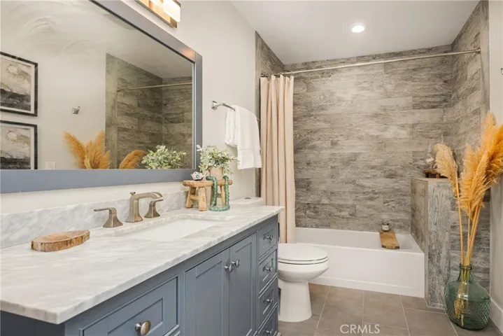 20402 Seven Seas Lane, Huntington Beach, California 92646