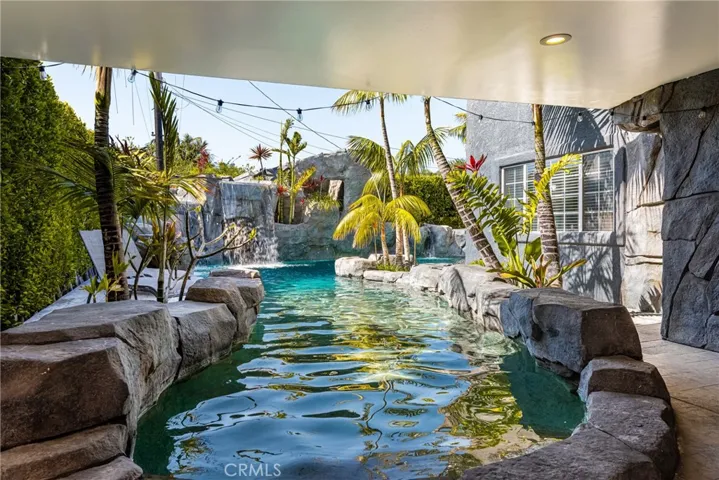 20402 Seven Seas Lane, Huntington Beach, California 92646