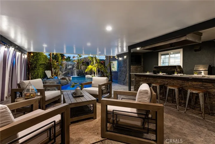 20402 Seven Seas Lane, Huntington Beach, California 92646