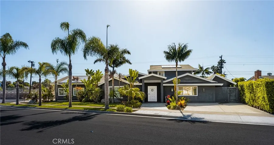 20402 Seven Seas Lane, Huntington Beach, California 92646