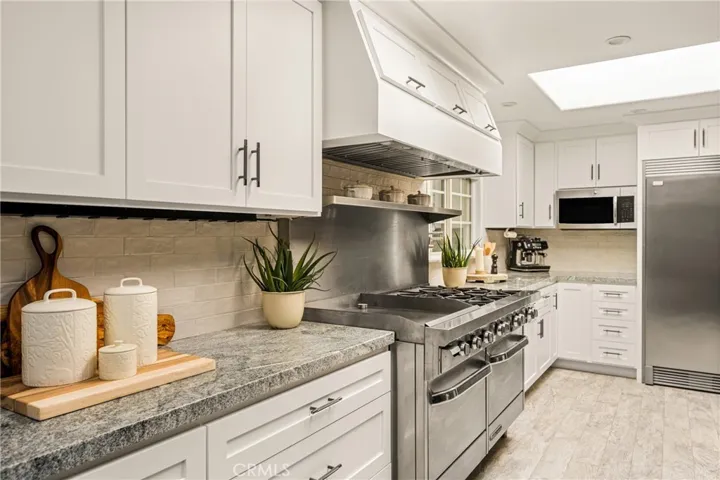 20402 Seven Seas Lane, Huntington Beach, California 92646