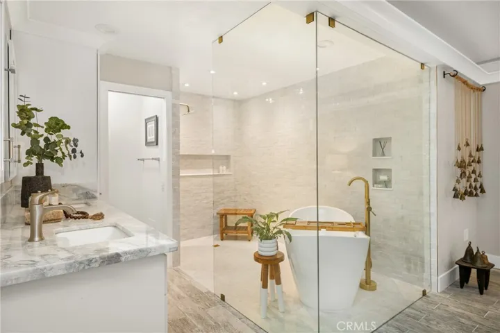 20402 Seven Seas Lane, Huntington Beach, California 92646