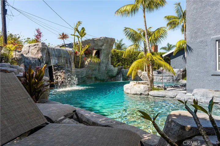 20402 Seven Seas Lane, Huntington Beach, California 92646