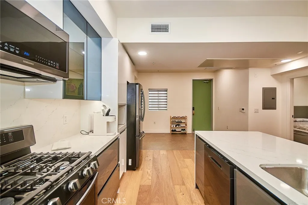 820 S Wilton Place 304, Los Angeles, California 90005 home-pic-15