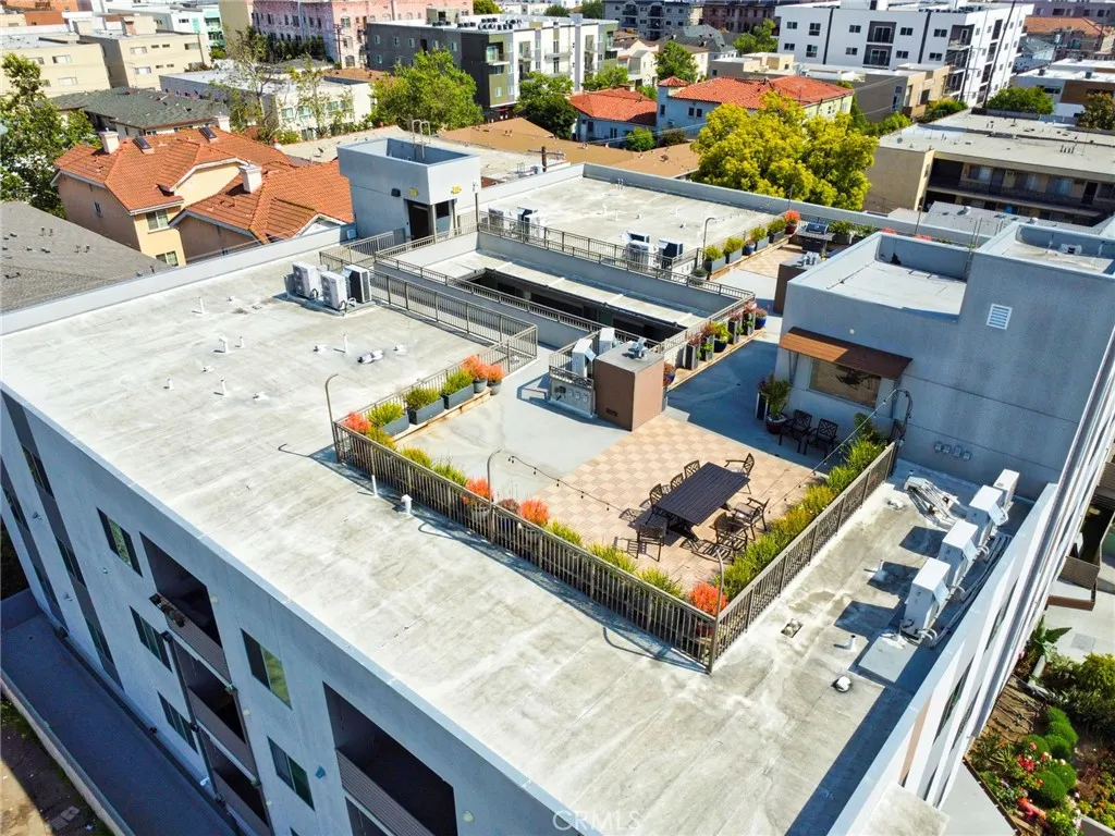 820 S Wilton Place 304, Los Angeles, California 90005 home-pic-50