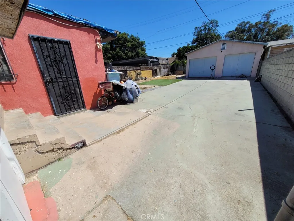 2920 Van Buren Place, Los Angeles, California 90007 home-pic-14