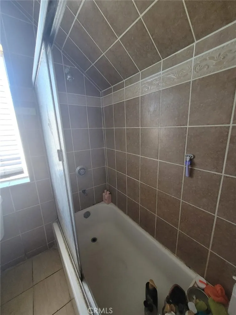 2920 Van Buren Place, Los Angeles, California 90007 home-pic-22