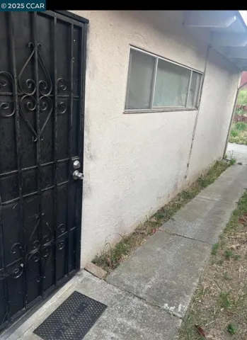 Separate Entrance to Bonus Room