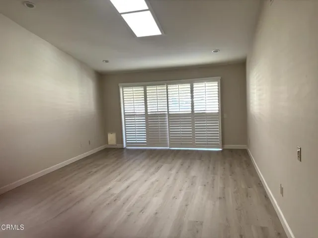 31322 Village 31 Living Rm