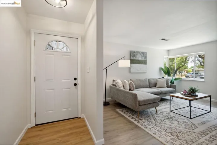 6419 Dallas Way, Sacramento, California 95823