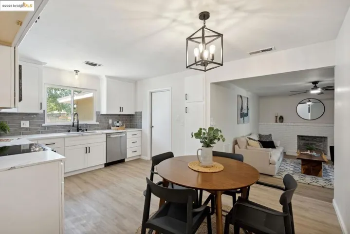 6419 Dallas Way, Sacramento, California 95823