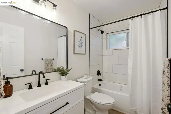 6419 Dallas Way, Sacramento, California 95823