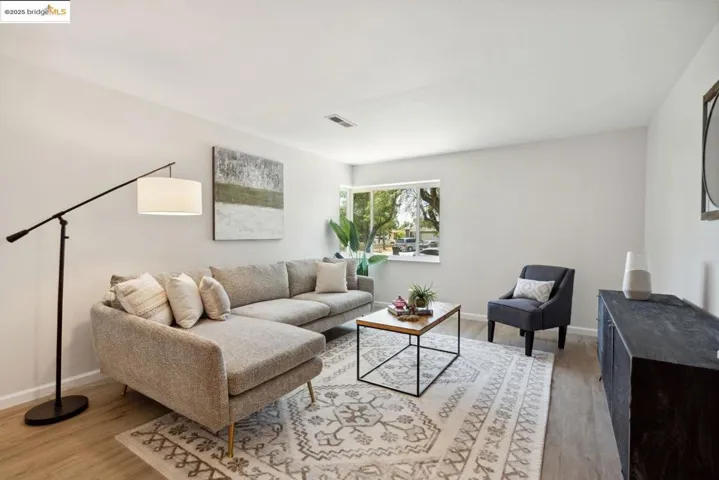 6419 Dallas Way, Sacramento, California 95823