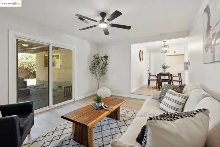 6419 Dallas Way, Sacramento, California 95823