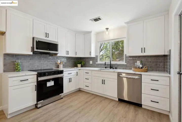 6419 Dallas Way, Sacramento, California 95823