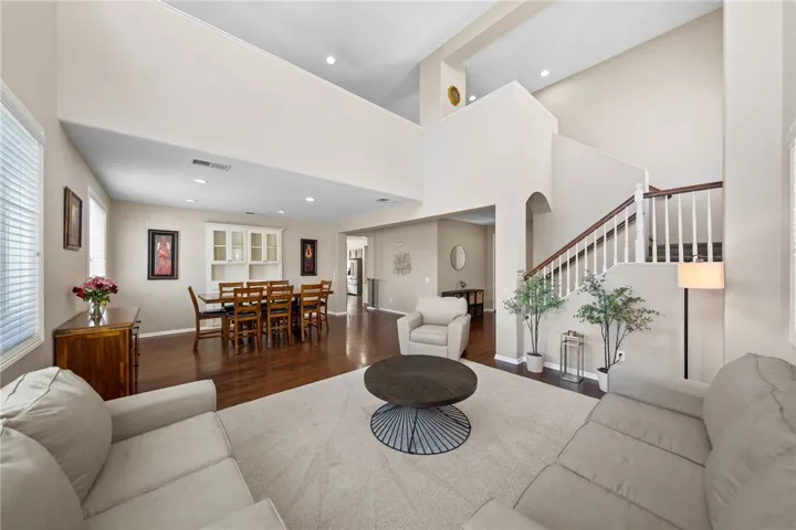 Formal living & dining