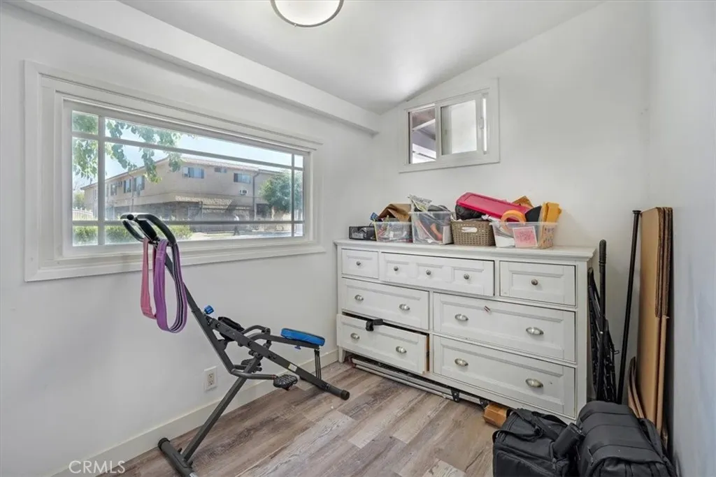 15330 Hart Street, Van Nuys, California 91406 home-pic-28