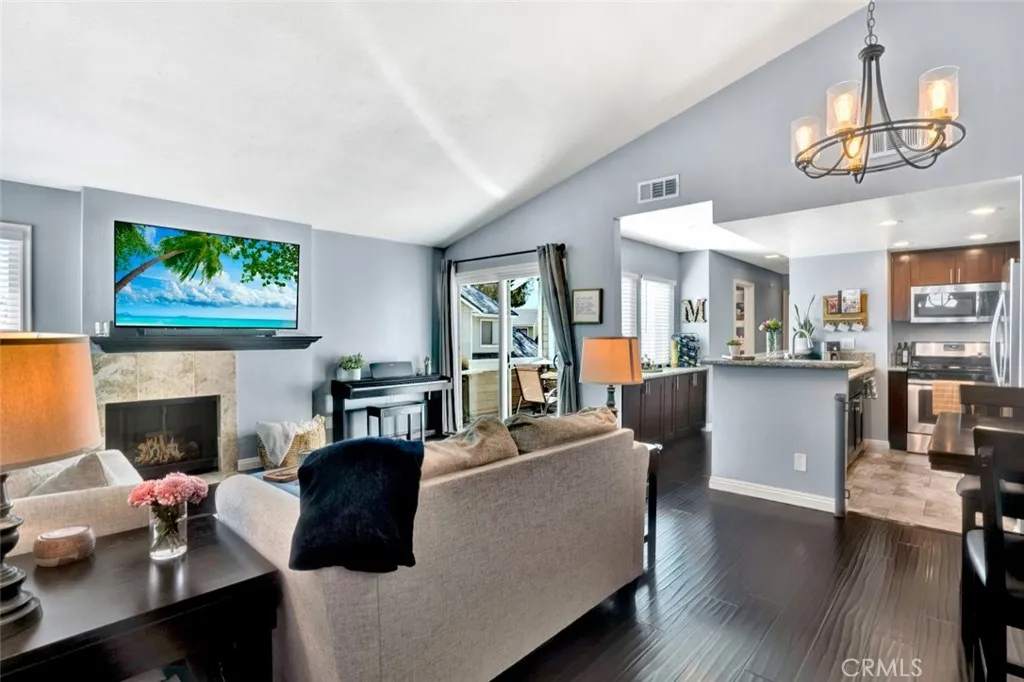 6223 Newhaven Ct  home-pic-0