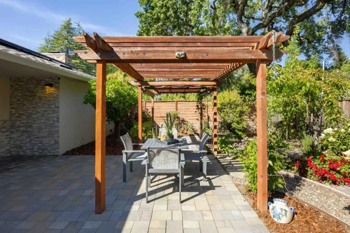 86 Rittenhouse Avenue, Atherton, California 94027