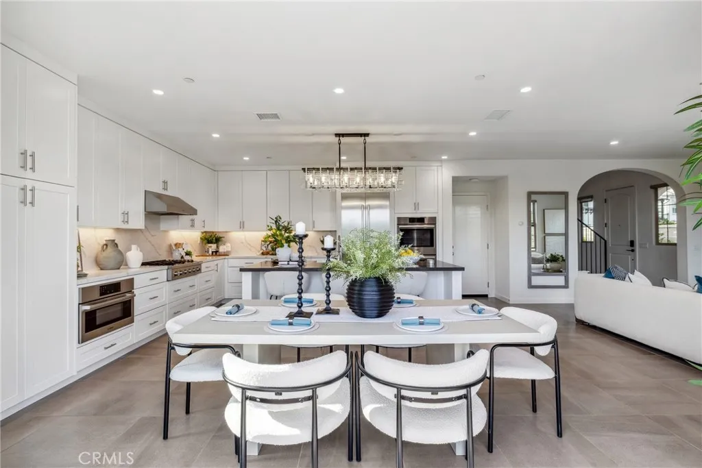 200 Canterbury, Irvine, California 92618 home-pic-37