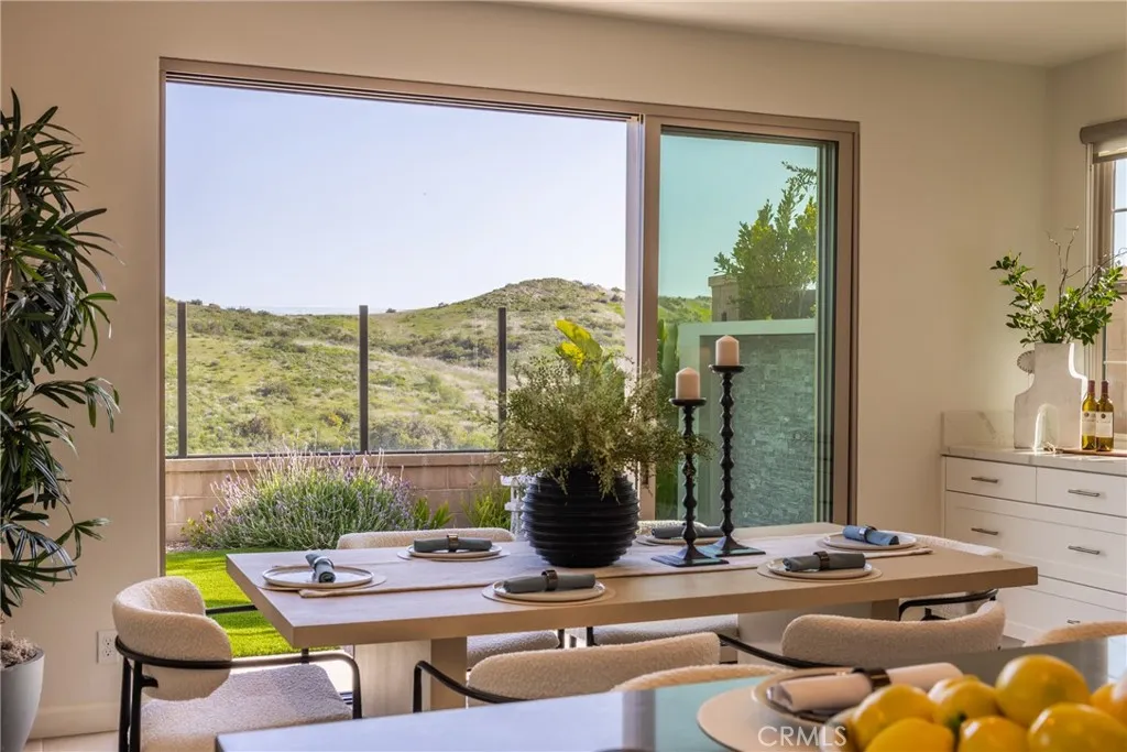 200 Canterbury, Irvine, California 92618 home-pic-35