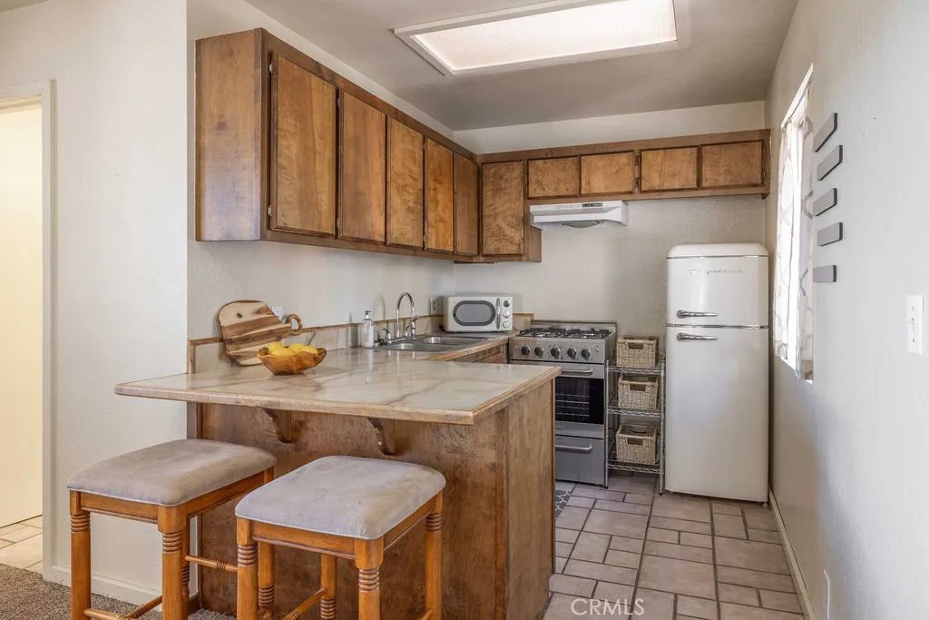 926 Angeles Boulevard, Big Bear City, California 92314 home-pic-5