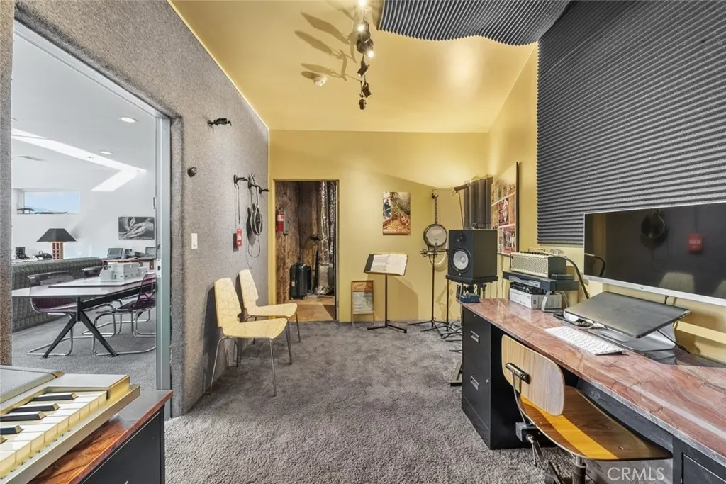 5482 Easter Drive, Wrightwood, California 92397 home-pic-42