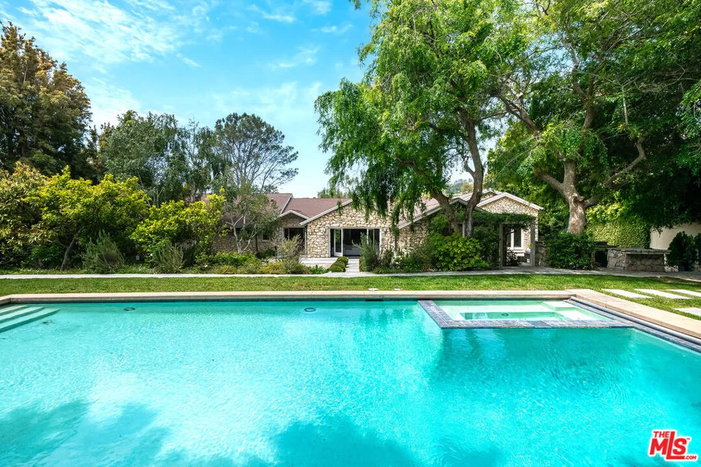 422 Parkwood Drive, Los Angeles, California 90077 home-pic-38