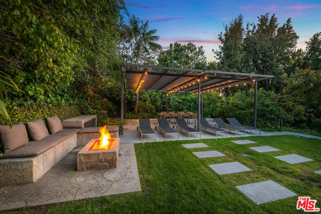 422 Parkwood Drive, Los Angeles, California 90077 home-pic-50