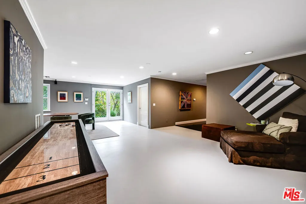 422 Parkwood Drive, Los Angeles, California 90077 home-pic-27