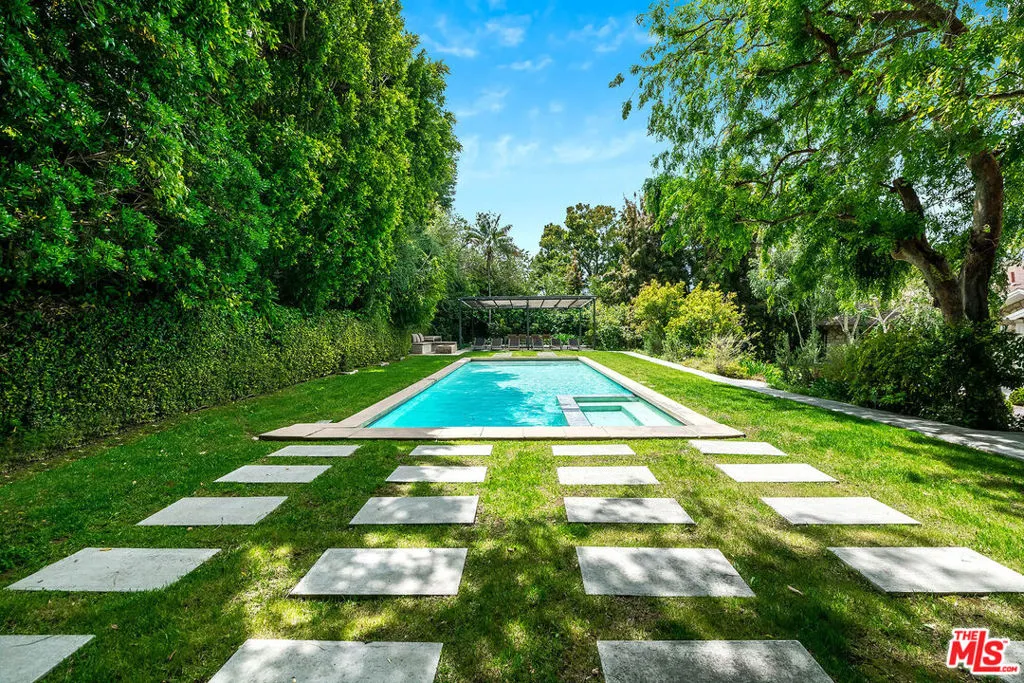 422 Parkwood Drive, Los Angeles, California 90077 home-pic-37