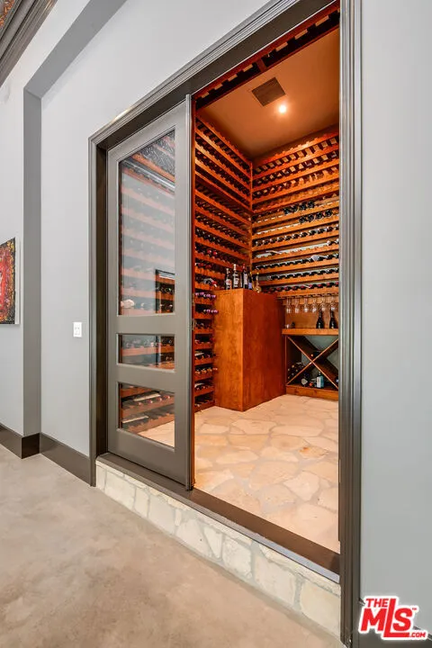 422 Parkwood Drive, Los Angeles, California 90077 home-pic-14