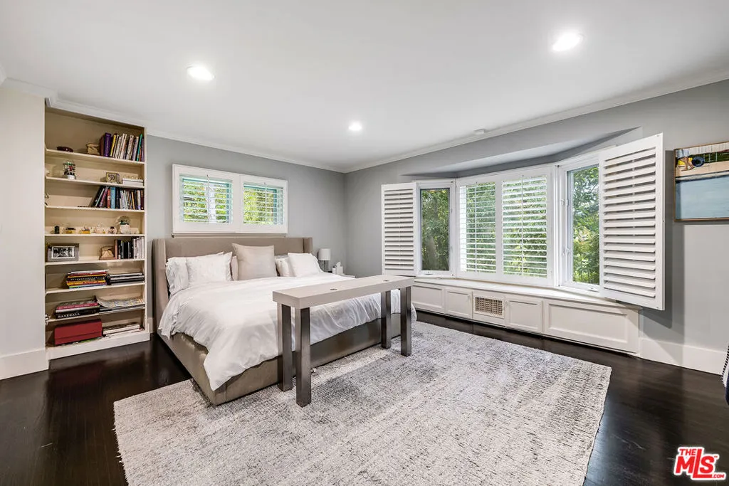 422 Parkwood Drive, Los Angeles, California 90077 home-pic-22