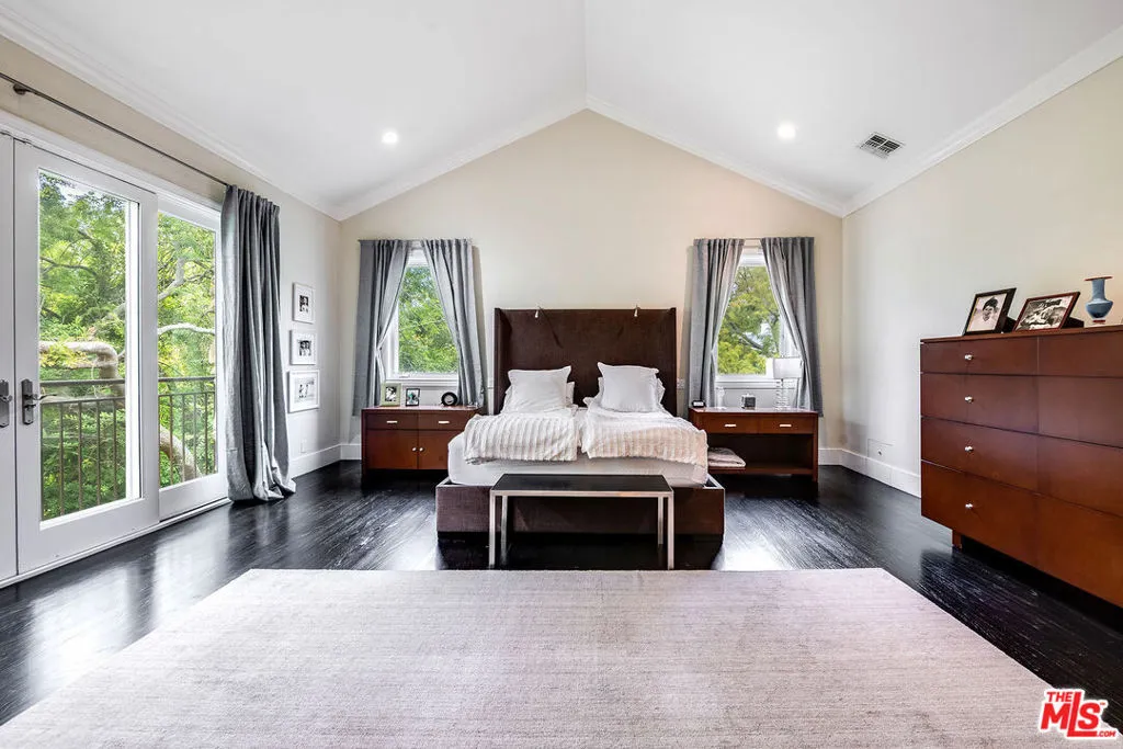 422 Parkwood Drive, Los Angeles, California 90077 home-pic-25