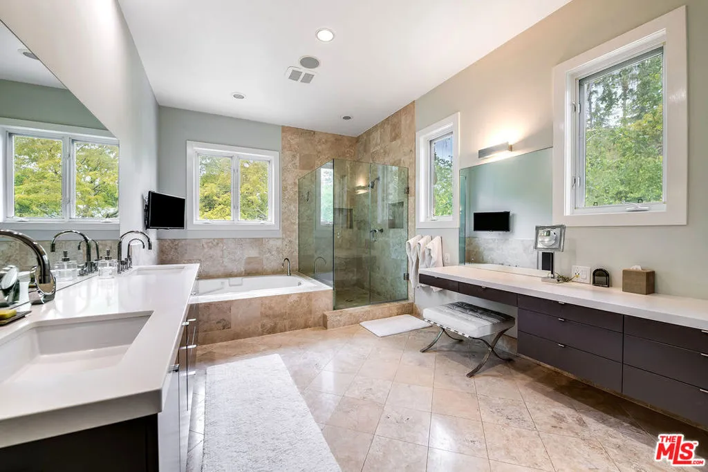 422 Parkwood Drive, Los Angeles, California 90077 home-pic-26