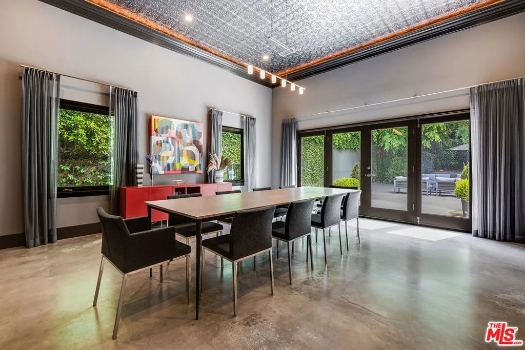 422 Parkwood Drive, Los Angeles, California 90077 home-pic-16