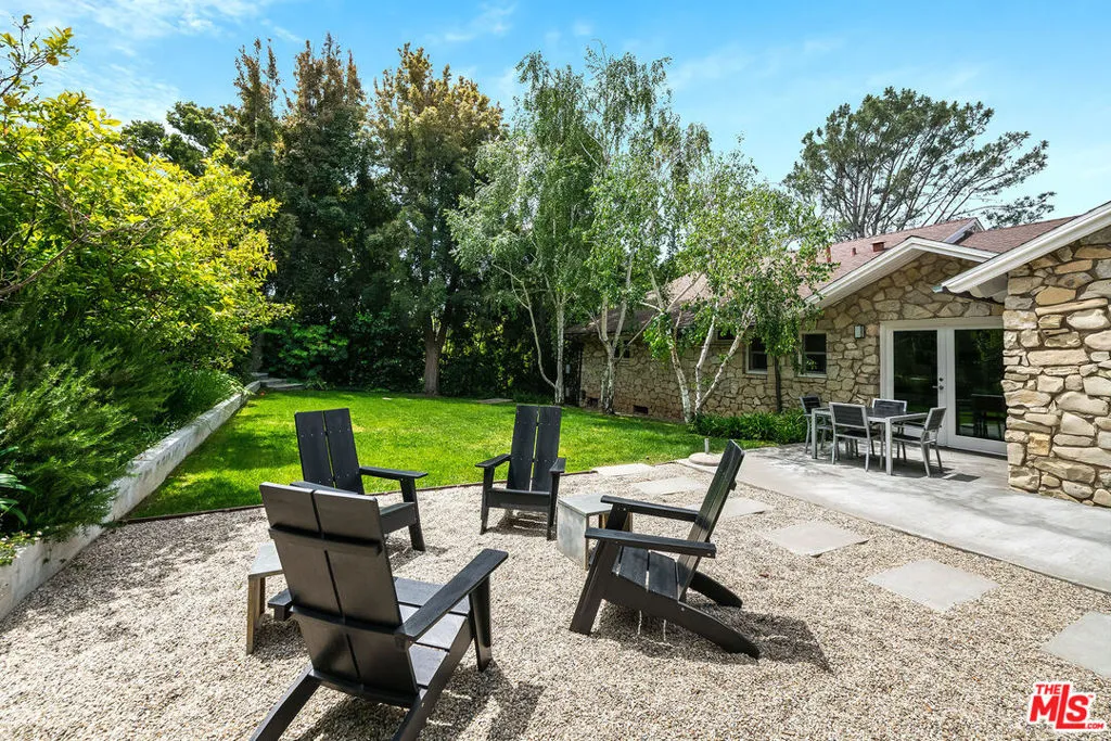 422 Parkwood Drive, Los Angeles, California 90077 home-pic-35