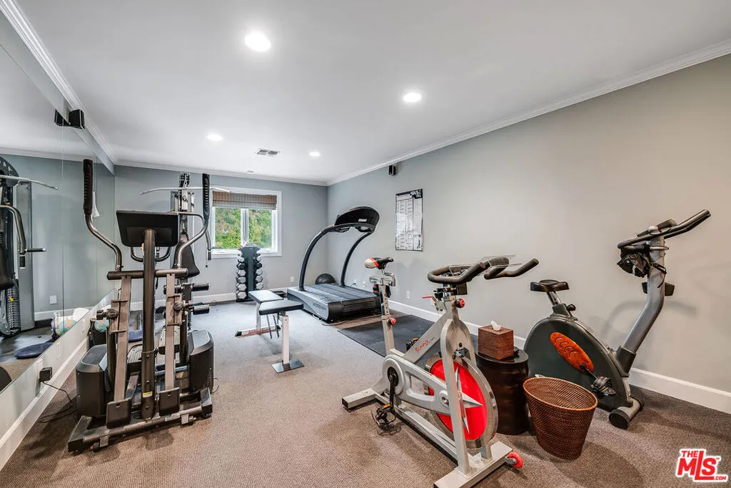 422 Parkwood Drive, Los Angeles, California 90077 home-pic-31